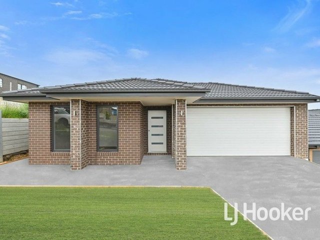 8 Scenic Rise, VIC 3810