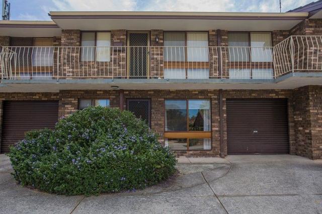 2/2 Waroonga Road, WA 6009