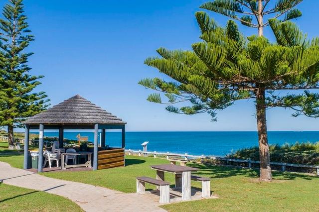 50/1 Williams  Way, WA 6042
