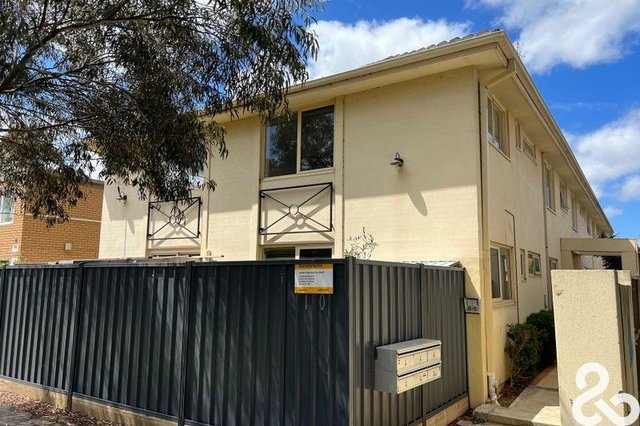 4/10 McColl Court, VIC 3055