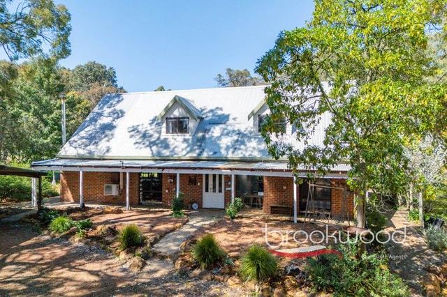 490 Fringeleaf Drive, WA 6081