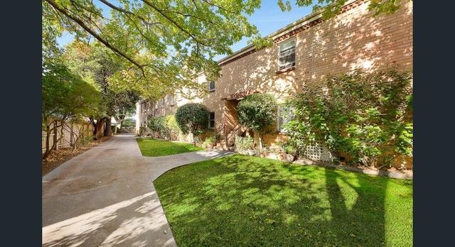 2/8 Cromwell Road, VIC 3141