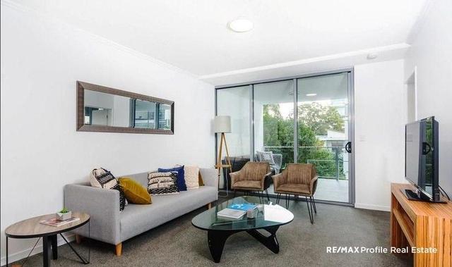 102/25 Walsh, QLD 4064