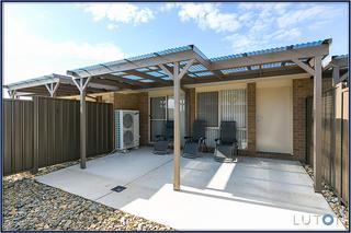 Covered outdoor entertaining area