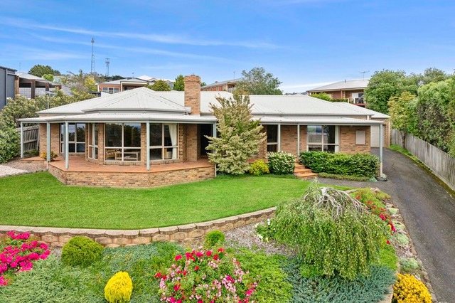 11 Henderson Drive, VIC 3216