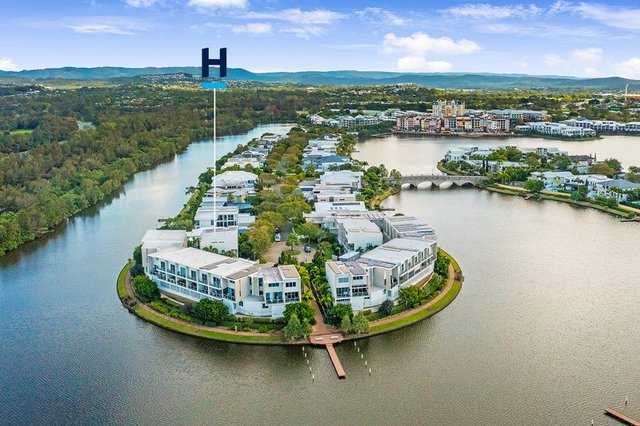 2/5036 Emerald Island Drive, QLD 4211