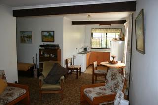 Granny flat (2010-04-17)