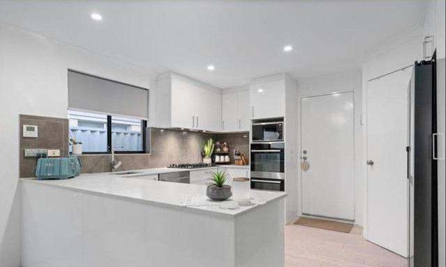 12 Portland Mews, WA 6063
