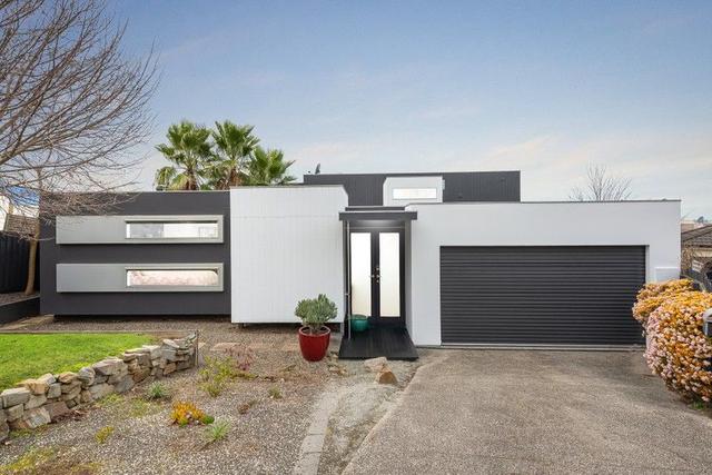 2 Leonard Court, VIC 3216