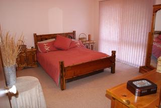 Bedroom 1 (2011-05-14)