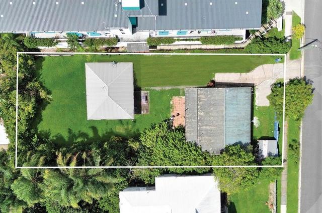 25 Minnie Street, QLD 4215
