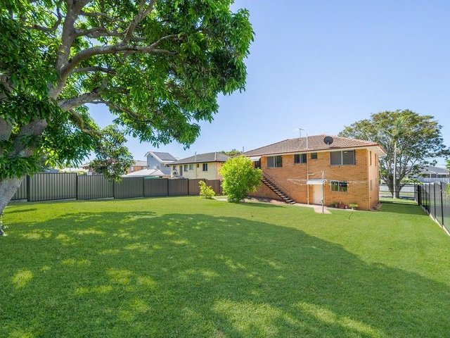 77 Centaur Street, QLD 4021