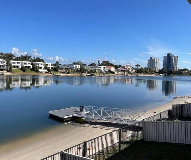 2/12 Aquila Court, QLD 4218