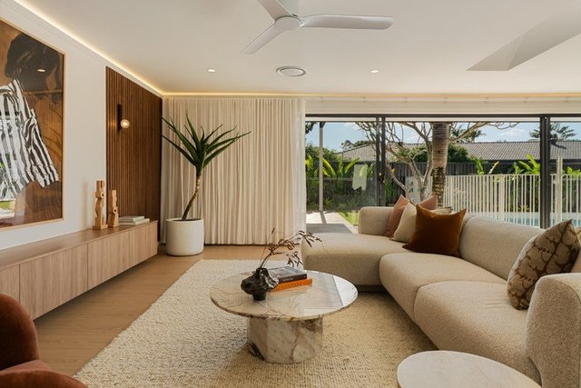 6 Hixson Court, QLD 4218