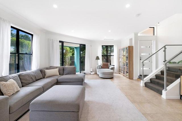 3100 The Boulevarde, QLD 4211