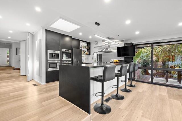 10 Florey Crescent, VIC 3170