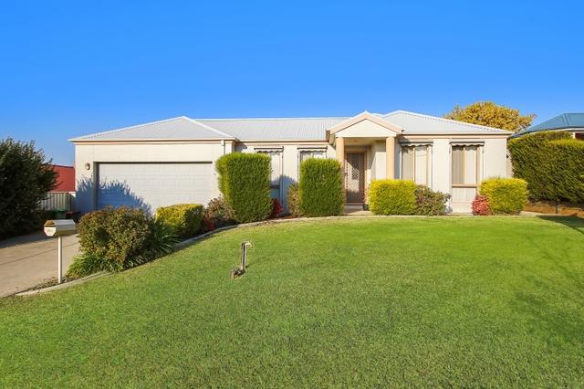 11 Mackenzie Crescent, VIC 3690