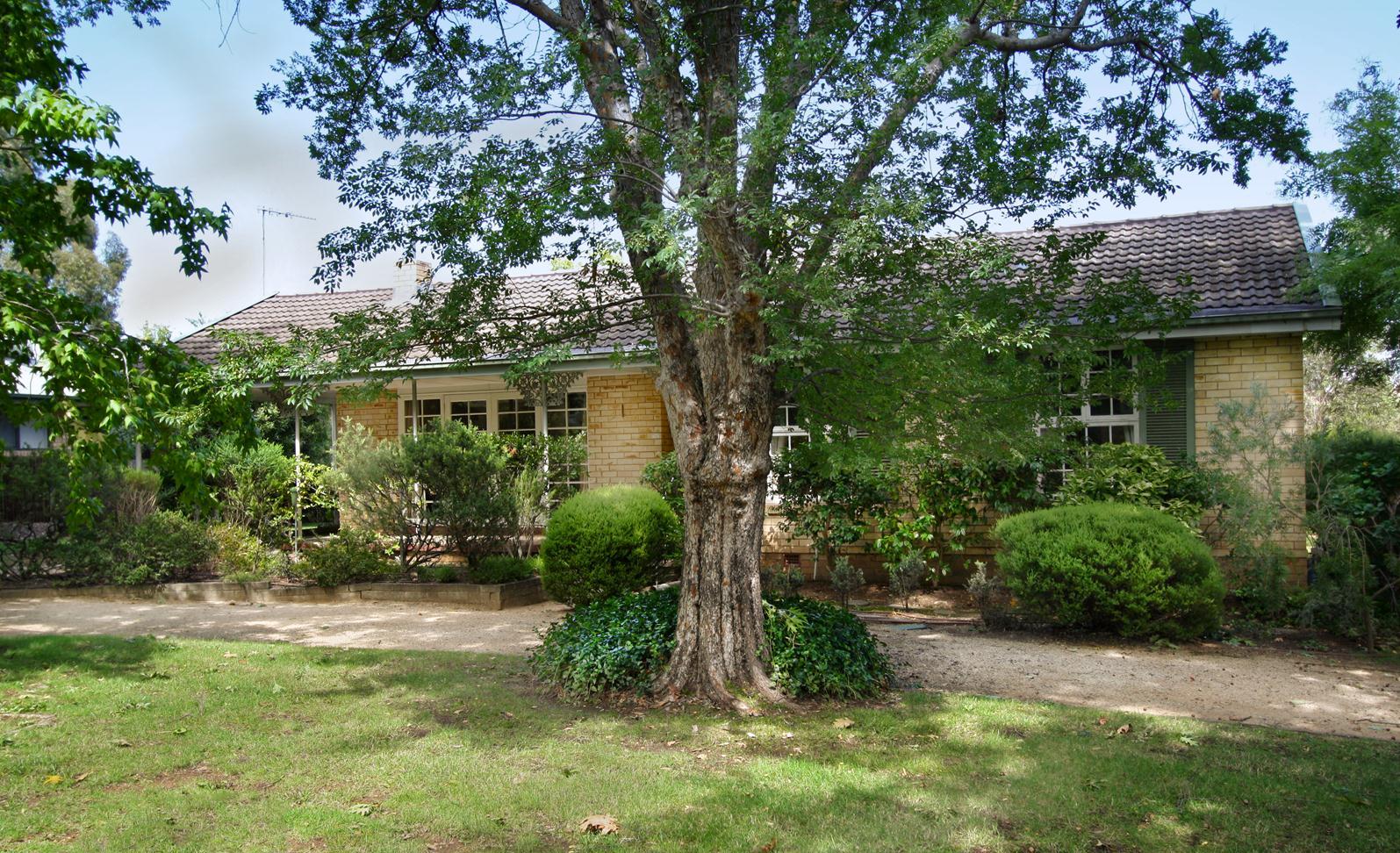 6 Rivett Street, Hackett ACT 2602 Allhomes