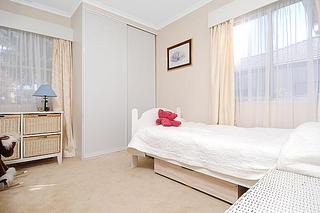 Bedroom (2005-08-04)