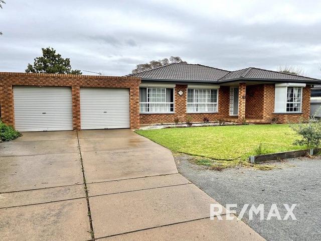 12 Melkin Avenue, NSW 2650