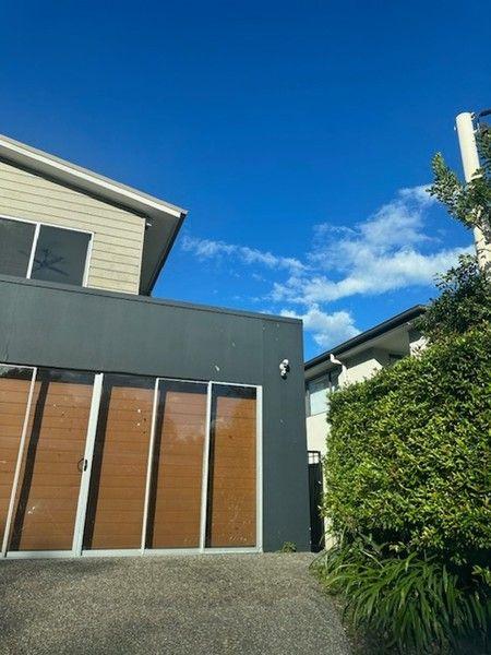 2/42 Margaret St, QLD 4215