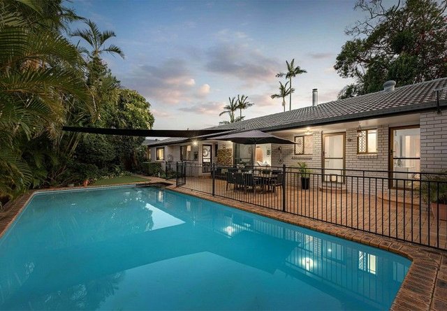 5 Hewton Court, QLD 4122