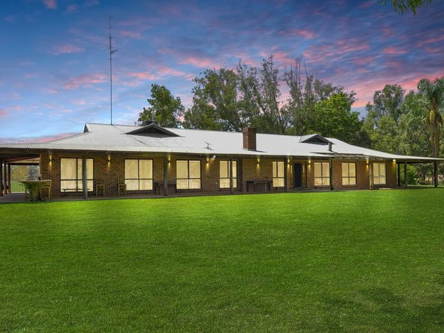 76 James Road, WA 6215