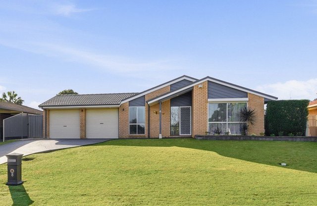 8 McMinn Place, NSW 2567