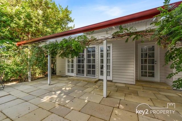 14 Russell Street, TAS 7212