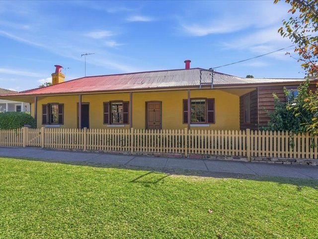 17 Mitchell Street, NSW 2570
