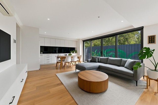 2/23 Irving Avenue, VIC 3181