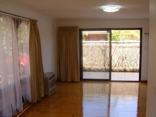 Living room (looking south)