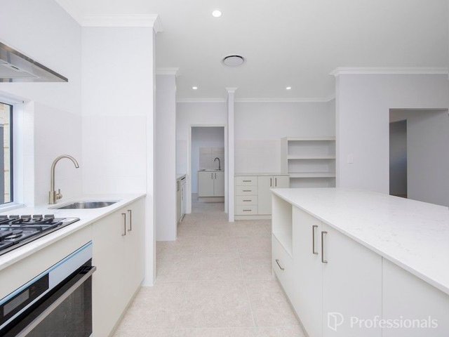 41 Casina Way, WA 6036