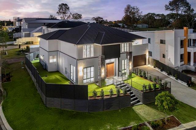 2 Kameruka Street, QLD 4035