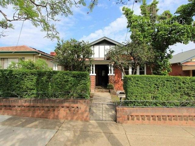 8 MacLeay Street, NSW 2650