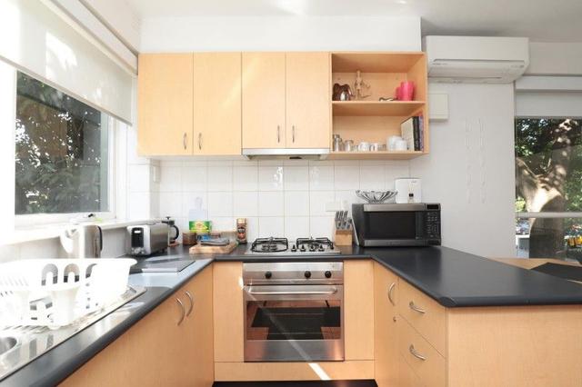 16/4 Wando Grove, VIC 3182