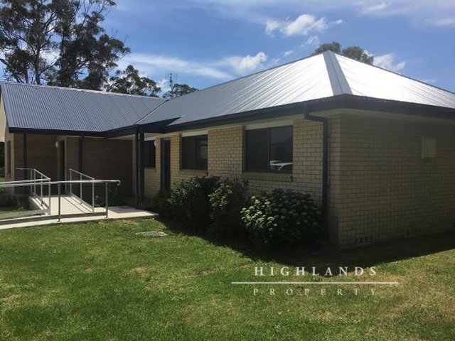 3/4 Spring Street, NSW 2575