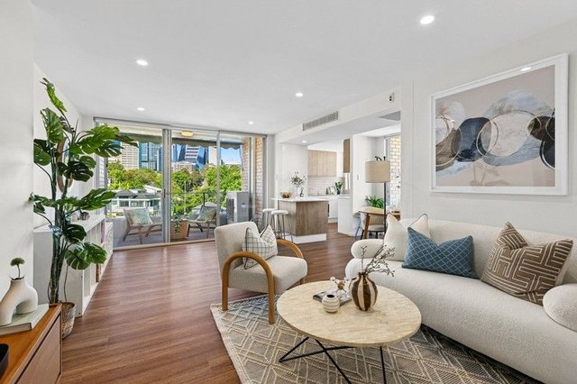 18/10 Carr Street, NSW 2060