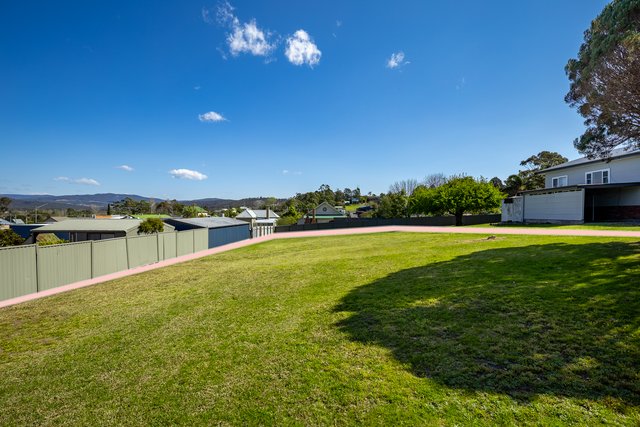 12 Little Gahan Street, NSW 2549