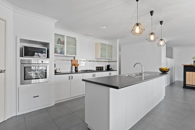 8 Atara Approach, WA 6168