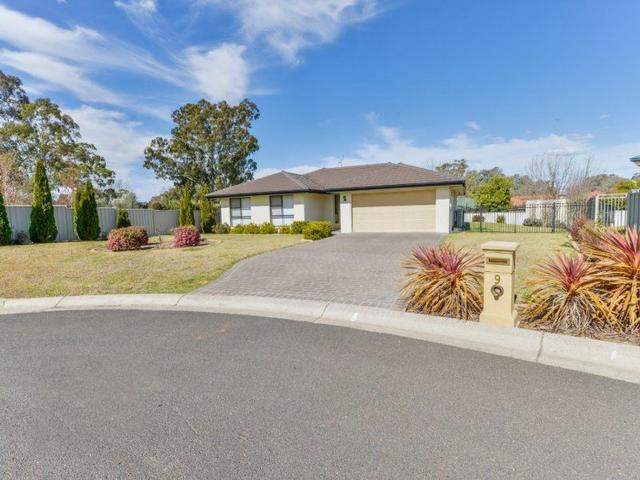 9 Clancy Ct, NSW 2340