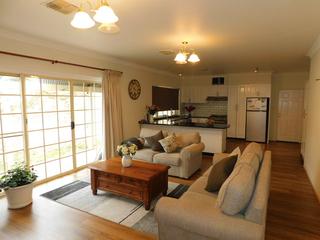 Family room (2017-07-31)