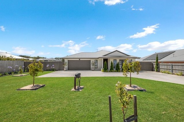 12 Village Way, VIC 3984