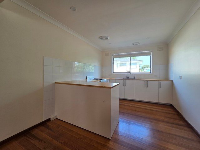 2/1 Coral Court, VIC 3169