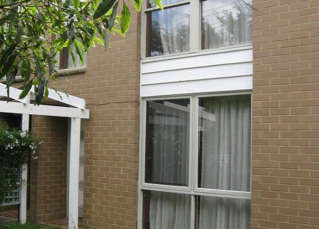 2/2 Bass Street, VIC 3128