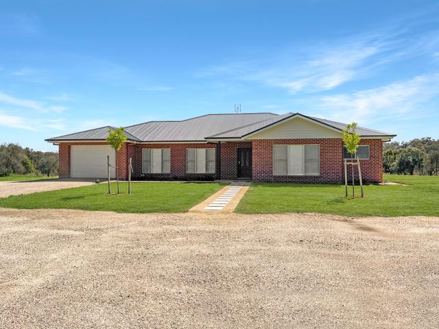 12 Munro Street, NSW 2343