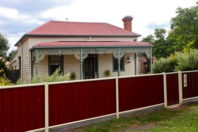 8 Dowding St, VIC 3556