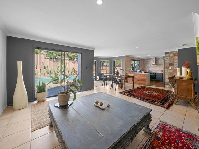 16 Islander Court, QLD 4220