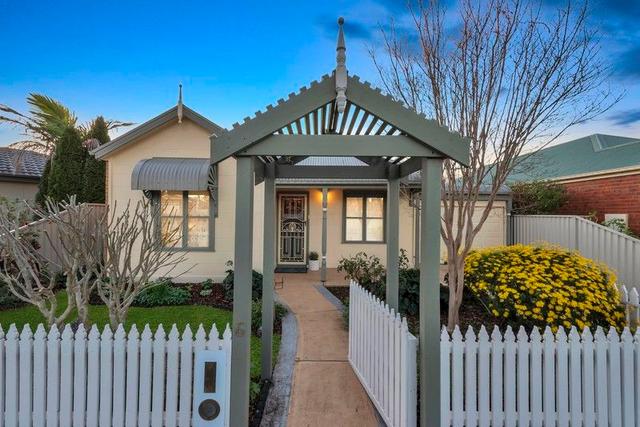 6 Genoa Grove, VIC 3810
