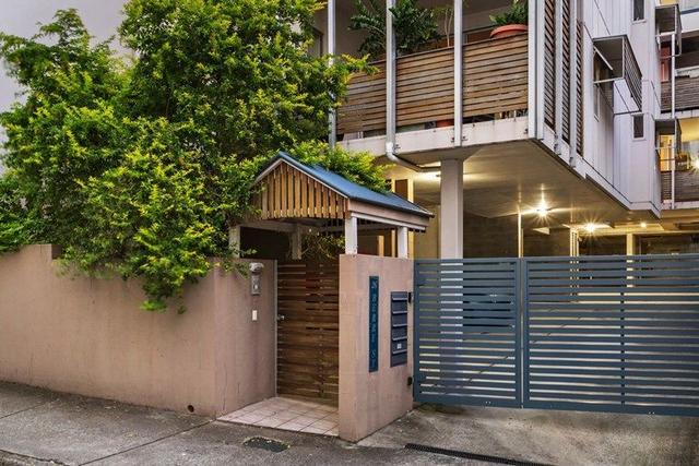 2/26 Berry Street, QLD 4000